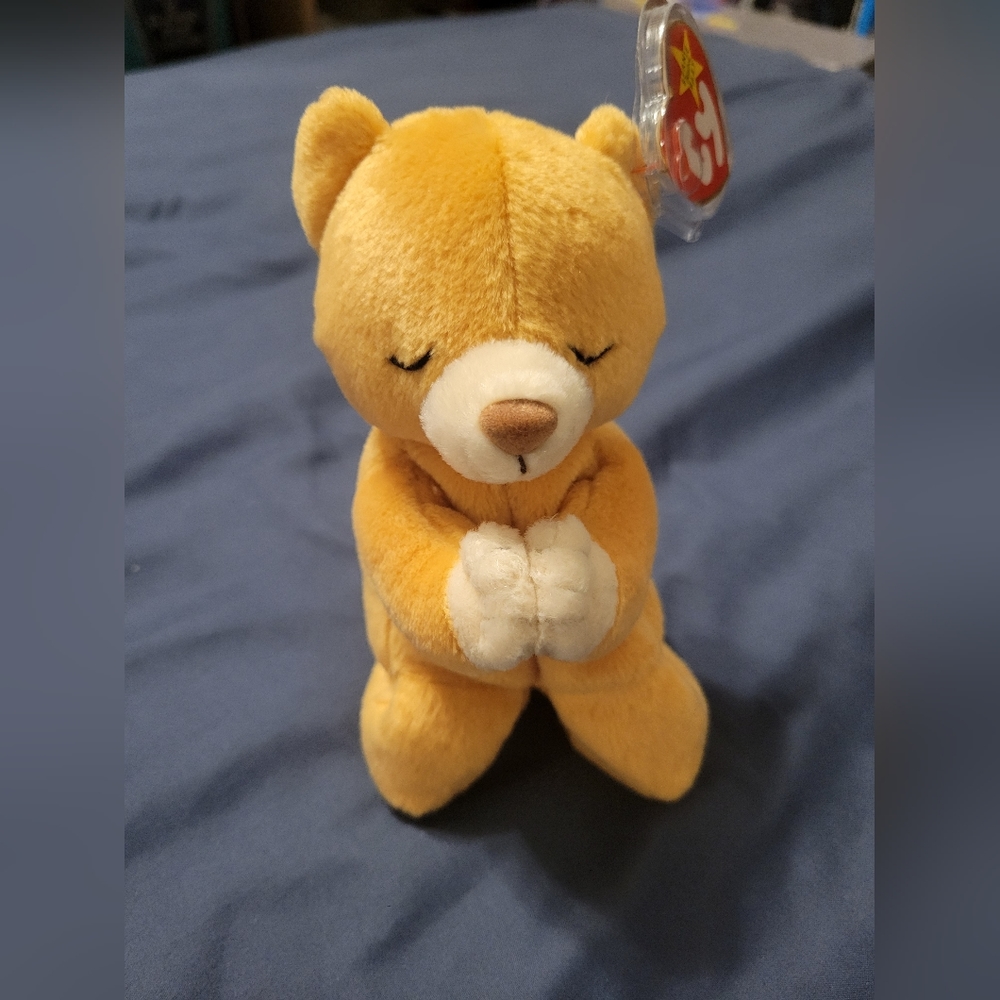 Ty Beanie Baby Hope The Praying Bear Date Of Birth 3.23.1998 Tag Protector